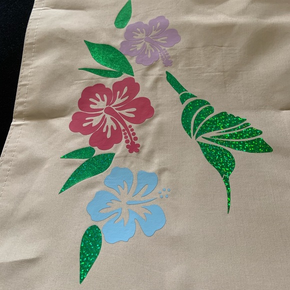 “Hummingbird” table runner 🌸🌺 - Picture 3 of 7